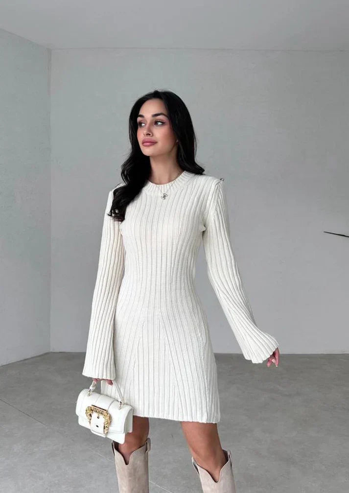Stickad klänning för kvinnor - Slimfit - Snygg värme - Essential Elegans