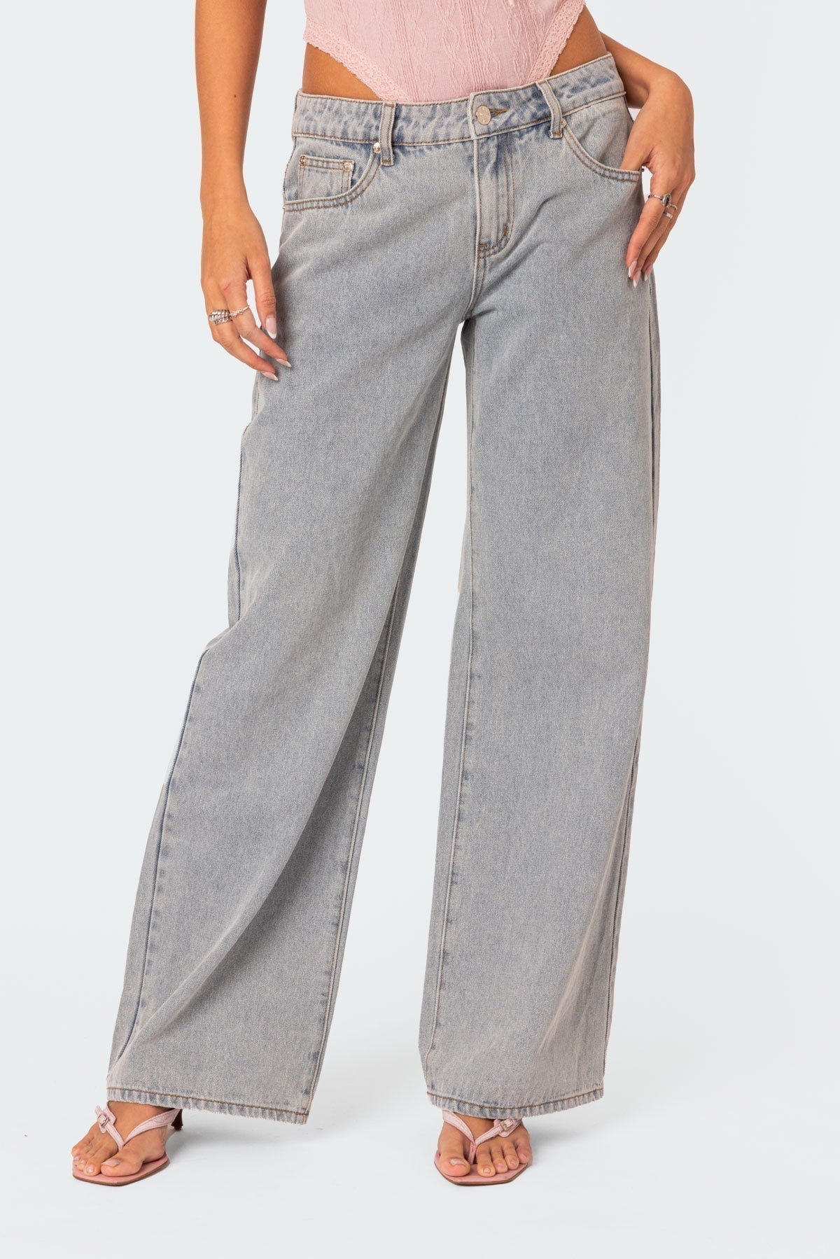 Vida jeansjeans dam - Rosa rosett - Normal passform - Unika detaljer - Essentiell elegans