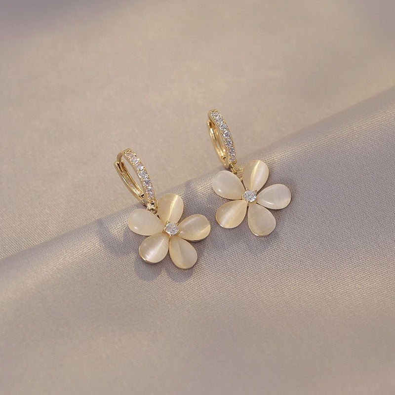 Sanslune��� | Felfria Petal Opal örhängen